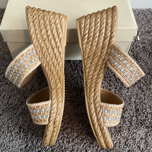 NIB Mariella Wedge Wedge Sandal 9.5 Beige - Picture 7 of 13